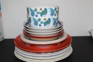 lot 301 image: Selection of Bowls and Plates, Royal Norfolk, Gibson, and others