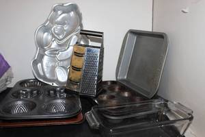 lot 309 image: Baking and Cooking Pans, Winnie the Pooh Cake pan and more as shown in pictures