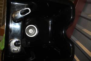 lot 326 image: Hair Salon Shampoo Sink