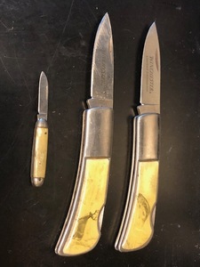 lot 3 image: Knives