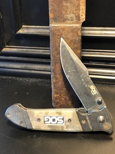 lot 20 image: SOG Knife