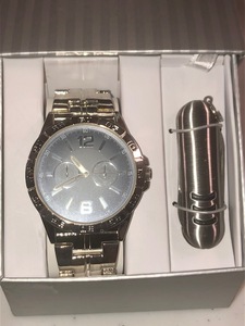 lot 52 image: Gift Set