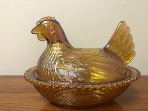 lot 81 image: Carnival Hen