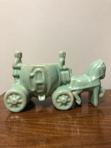 lot 91 image: Vintage Pottery