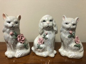 lot 97 image: Figurines