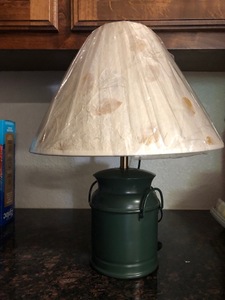lot 98 image: Lamp