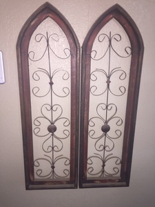 lot 104 image: Wall Decor