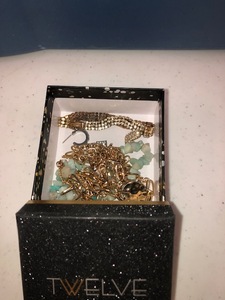 lot 133 image: Jewelry