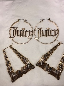 lot 141 image: Earrings