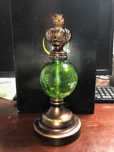 lot 167 image: Decor