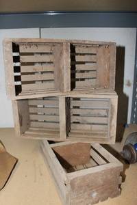 lot 70 image: Vintage Small Decorative Wooden Crates