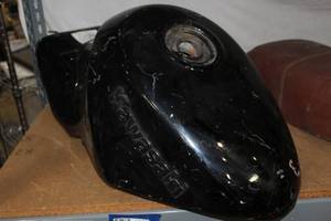lot 73 image: 1998 Kawasaki Ninja Fuel Tank