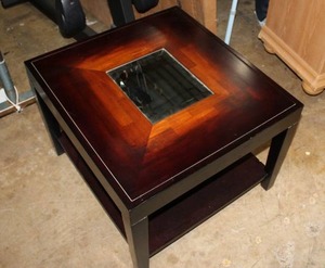 lot 83 image: Cocktail Table with top mirror panel - 2x2x18H.  Square End Table with a Mirror in the Center.. Color as Pictured