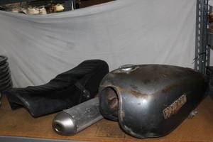 lot 116 image: Yamaha Trio.. Seat, Exhaust, and Fuel Tank