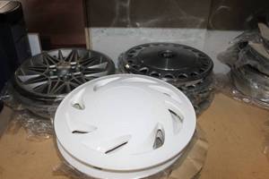 lot 117 image: Set of 4 Buick Hubcaps, and two other sets of 4 hubcaps,.. All are New Old Stock, See Photos