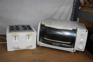 lot 159 image: Black & Decker Toaster Oven and 4 Slice Toaster