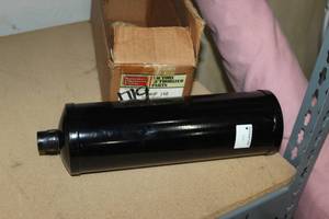 lot 172 image: Commercial Grade Accumulator