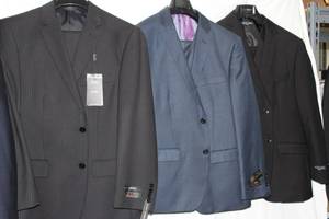 lot 124 image: Mens Suits (3) 40S Angelo Rossi Pin Stripe 2 PC, Tessuto Vitali 3PC, Azzuro Italy 3 PC,