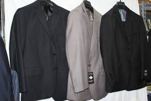 lot 125 image: Mens Suits (3) 38S Carlo Russo Pin Stripe, DeZilino Couture, DeZilino Couture