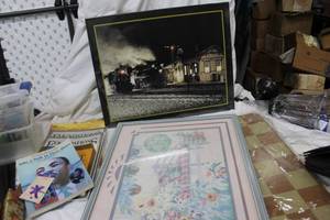 lot 145 image: Home Decor Prints and paintings