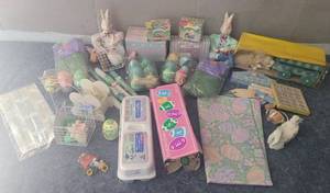 lot 4 image: LOT OF EASTER DECOR AS SHOWN.