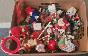 lot 11 image: LOT OF CHRISTMAS ORNAMENTS AS SHOWN.