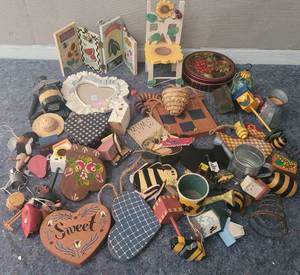 lot 12 image: ASSORTED DECOR AS SHOWN.