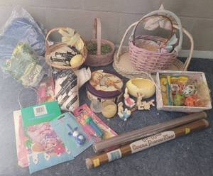 lot 24 image: LOT OF EASTER DECOR AS SHOWN.