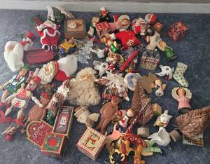 lot 30 image: LOT OF CHRISTMAS ORNAMENTS AS SHOWN.