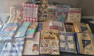 lot 32 image: LOT OF TABLECLOTHS AS SHOWN.