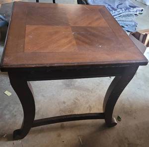 lot 35 image: WOODEN ACCENT  END TABLE IN STYLECOLOR SHOWN.