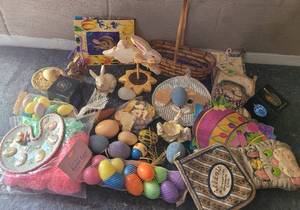 lot 52 image: LOT OF EASTER DECOR AS SHOWN.