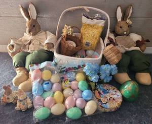 lot 54 image: LOT OF EASTER DECOR AS SHOWN.