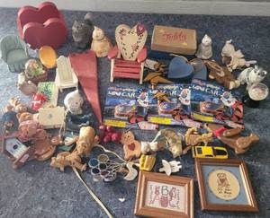 lot 58 image: LOT OF ASSORTED DECOR AS SHOWN.