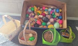 lot 65 image: LOT OF EASTER DECOR AS SHOWN.