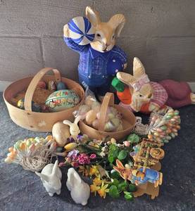 lot 66 image: LOT OF EASTER DECOR AS SHOWN.