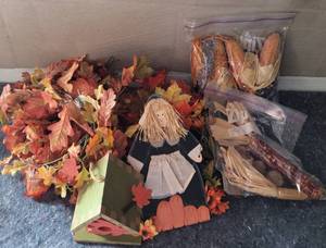 lot 84 image: LOT OF FALL  THANKSGIVING DECOR AS SHOWN.