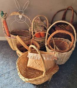lot 100 image: LOT OF BASKETS AND MORE AS SHOWN.