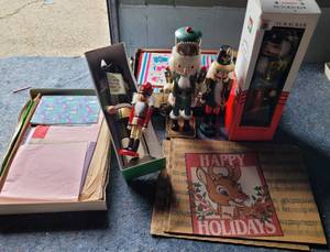 lot 107 image: LOT OF CHRISTMAS DECOR AS SHOWN.