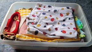 lot 113 image: LOT OF FABRIC  MATERIAL AS SHOWN.