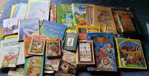 lot 135 image: LOT OF CHILDRENS BOOKS.