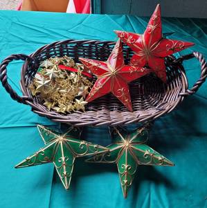 lot 141 image: LOT OF CHRISTMAS DECOR AS SHOWN.