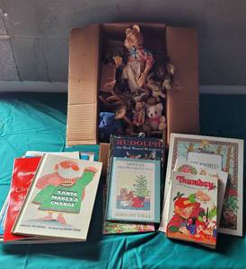 lot 148 image: LOT OF ASSORTED DECORBOOKS AS SHOWN.