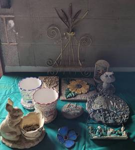 lot 149 image: LOT OF GARDEN DECOR AS SHOWN.