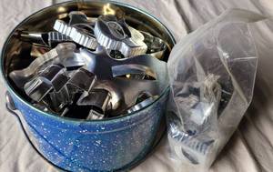 lot 171 image: LOT OF COOKIE CUTTERS AS SHOWN.