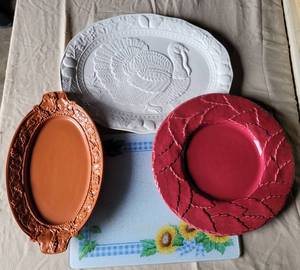 lot 177 image: LOT OF SERVING PLATTERS AS SHOWN.