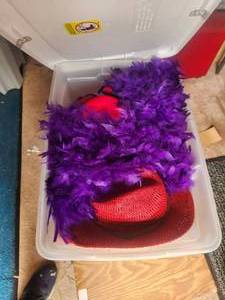 lot 62 image: Bin and contents