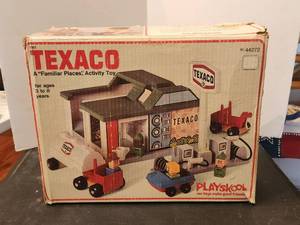 lot 10 image: Vintage Texaco Playskool gas station play set.