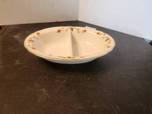 lot 45 image: Halls Superior Quality Kitchenware - Jewel Tea Autumn Leaf - divided dish - by Mary Dunbar