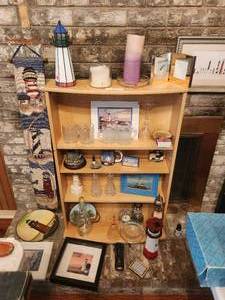 lot 55 image: Generous lot of home decor. and more - not the shelf